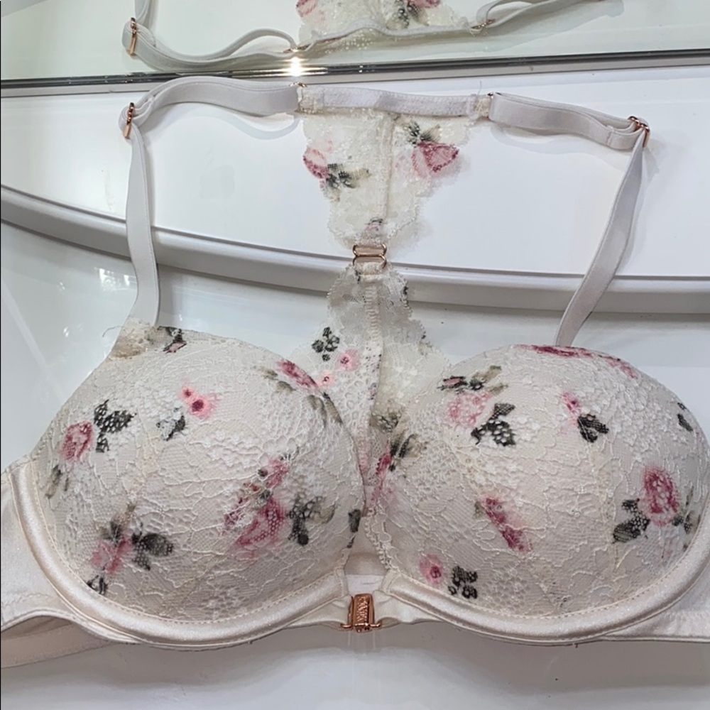 ✨White Floral Lace Bra from Pink✨